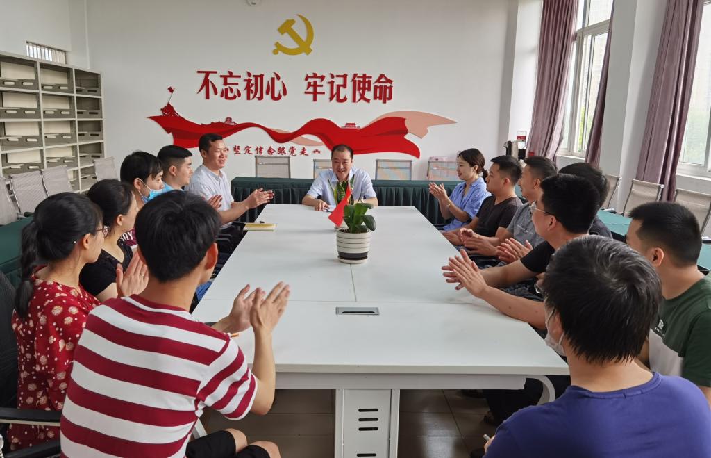 政府督导专员马文华同志莅临JNSPO