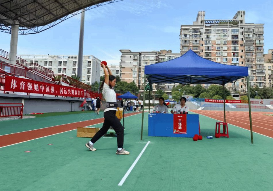 其余六位教师获得获二等奖