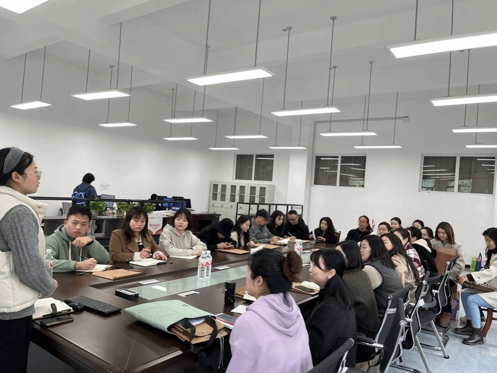 全体教师共同参与