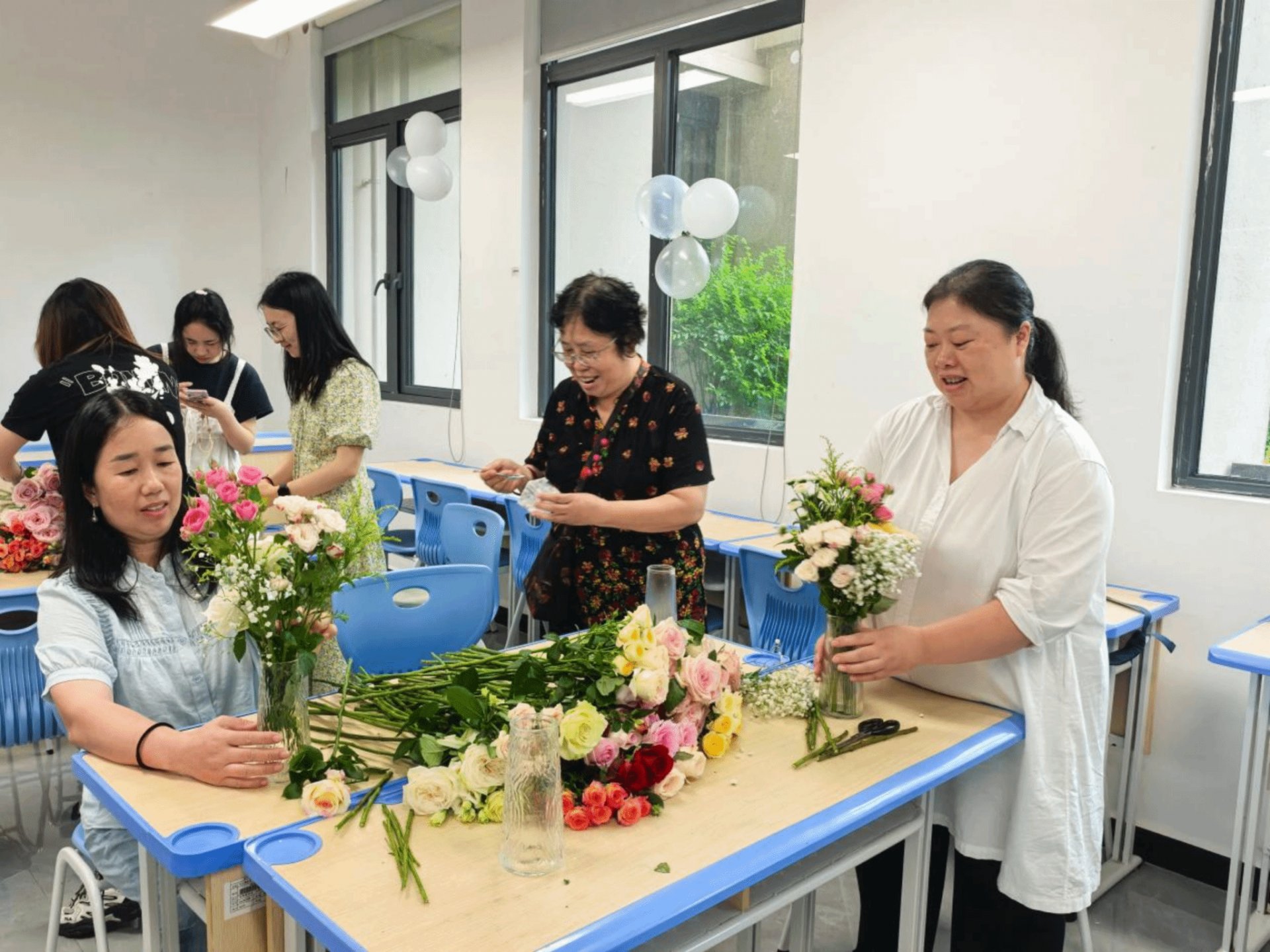 活动在B组织到场教师移步台前