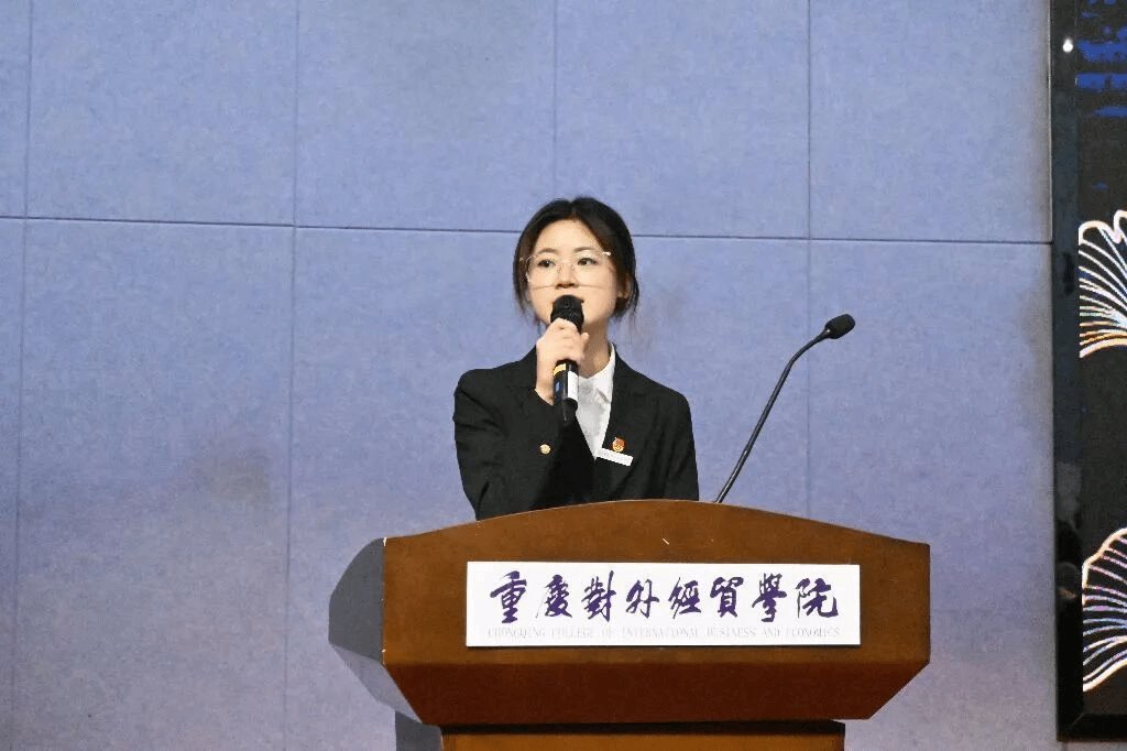 记录勤学笃行的专注模样