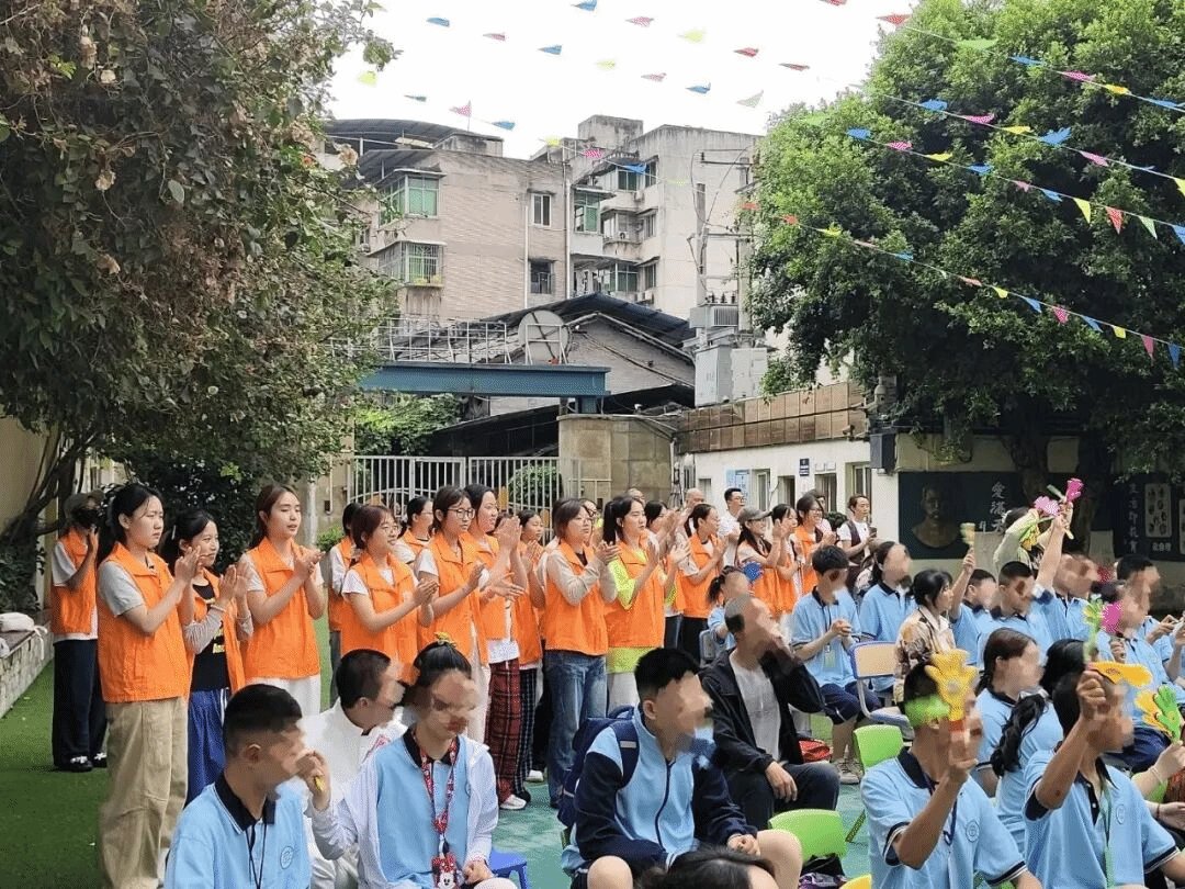 搭建高校青年与特殊儿童心灵沟通的桥梁