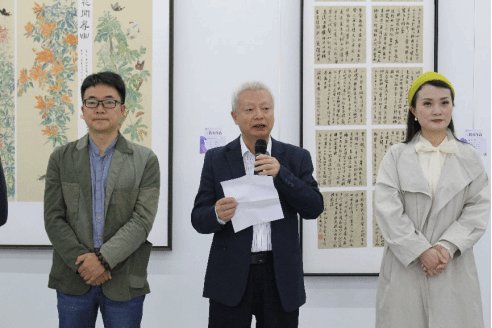 专业教师张远陪同参观并现场讲解